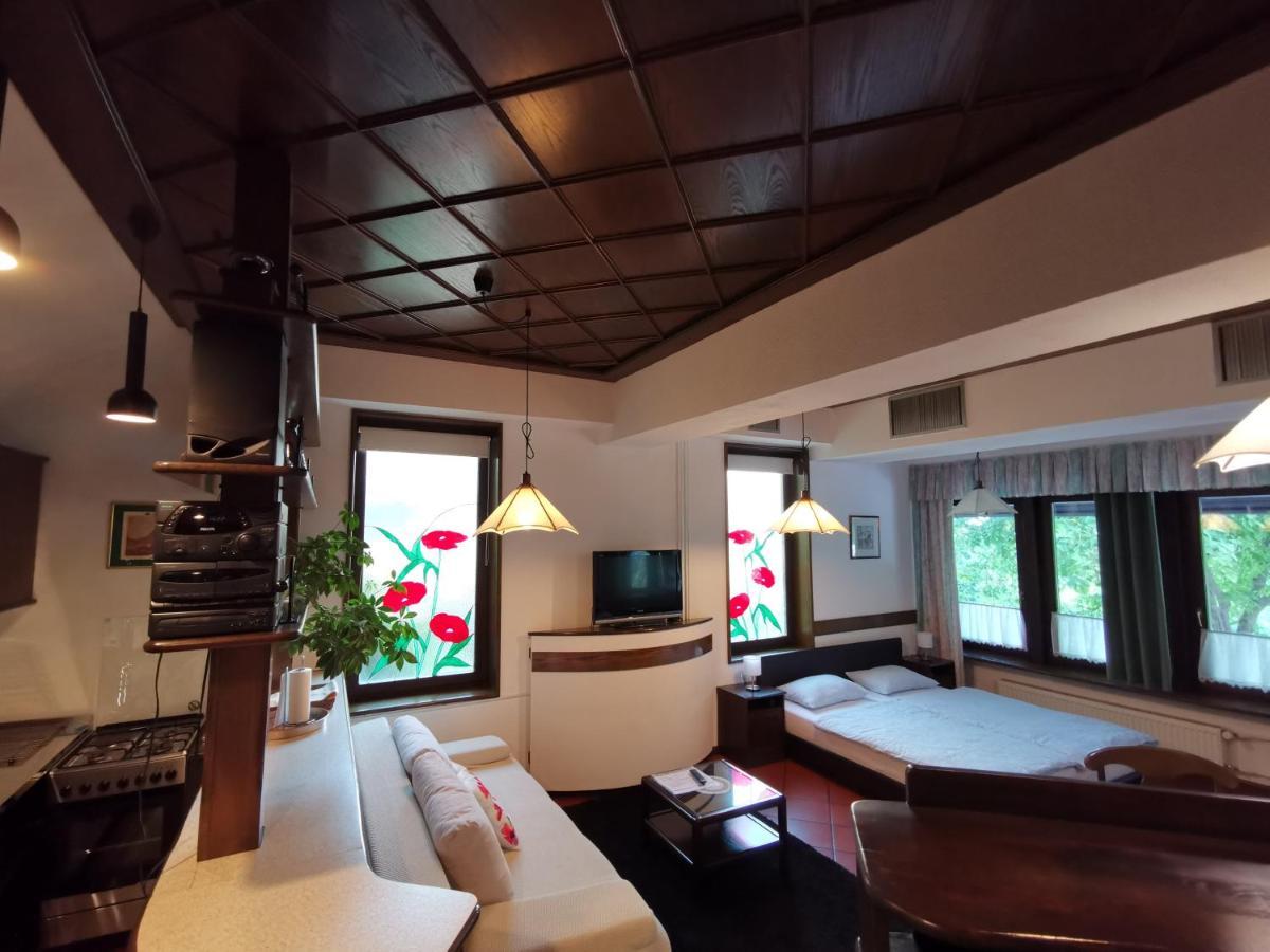Apartmaji Mak Jesenice Exteriör bild