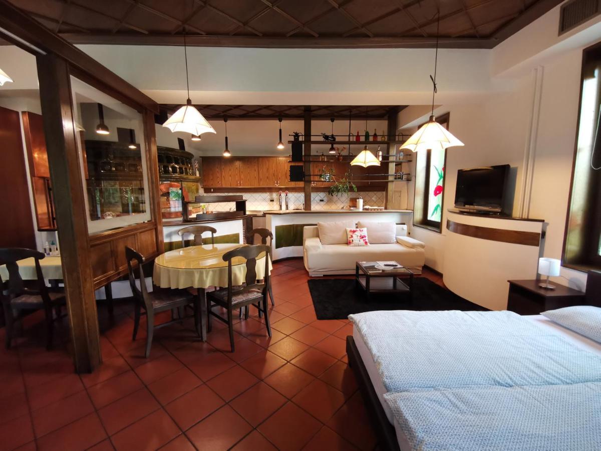 Apartmaji Mak Jesenice Exteriör bild