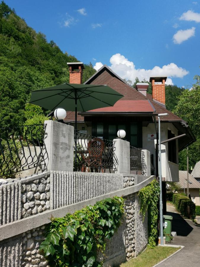 Apartmaji Mak Jesenice Exteriör bild