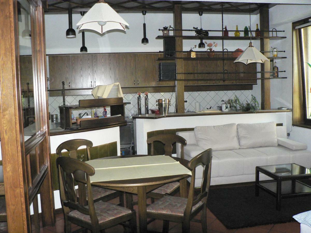 Apartmaji Mak Jesenice Exteriör bild