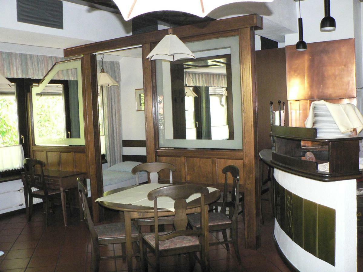 Apartmaji Mak Jesenice Exteriör bild